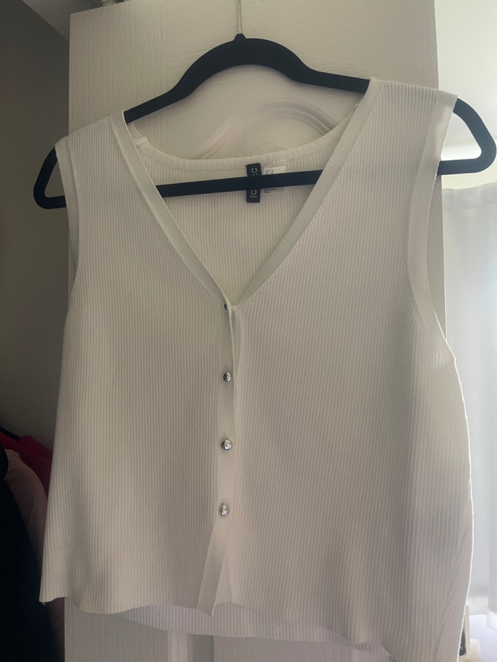 H&M Cream Ribbed V-Neck Button Tank